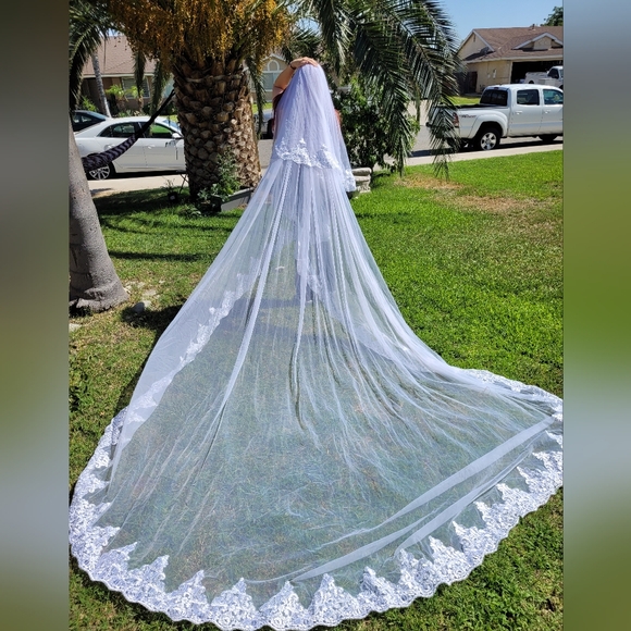 Weding Veil 4 yards of long - Picture 4 of 6